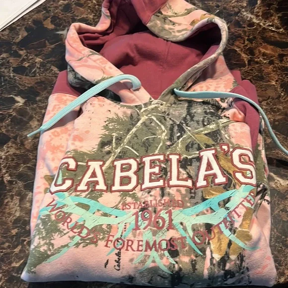 Cabela’s hoodie.. Medium - Picture 2 of 3
